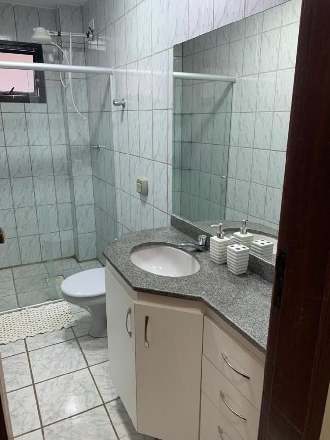 גוארפארי Solar De Bruna - Apartamento Com 2 Qts - 1 Suite - Garagem Coberta - Wi-Fi - Netflix - Acomoda 6 Pessoas A 70 Metros Da Praia מראה חיצוני תמונה