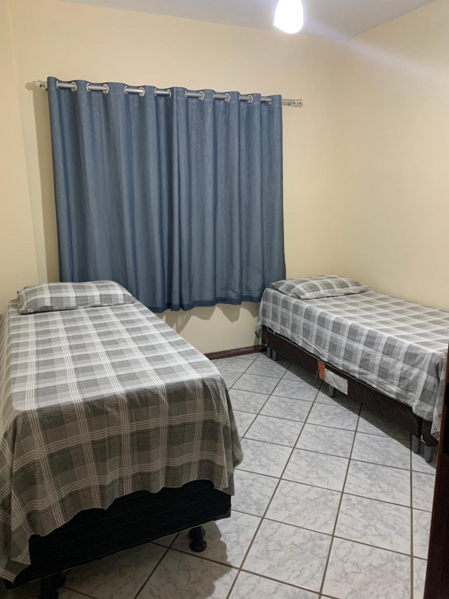 גוארפארי Solar De Bruna - Apartamento Com 2 Qts - 1 Suite - Garagem Coberta - Wi-Fi - Netflix - Acomoda 6 Pessoas A 70 Metros Da Praia מראה חיצוני תמונה